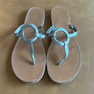 Old navy women’s size 10 gold-ish sandals